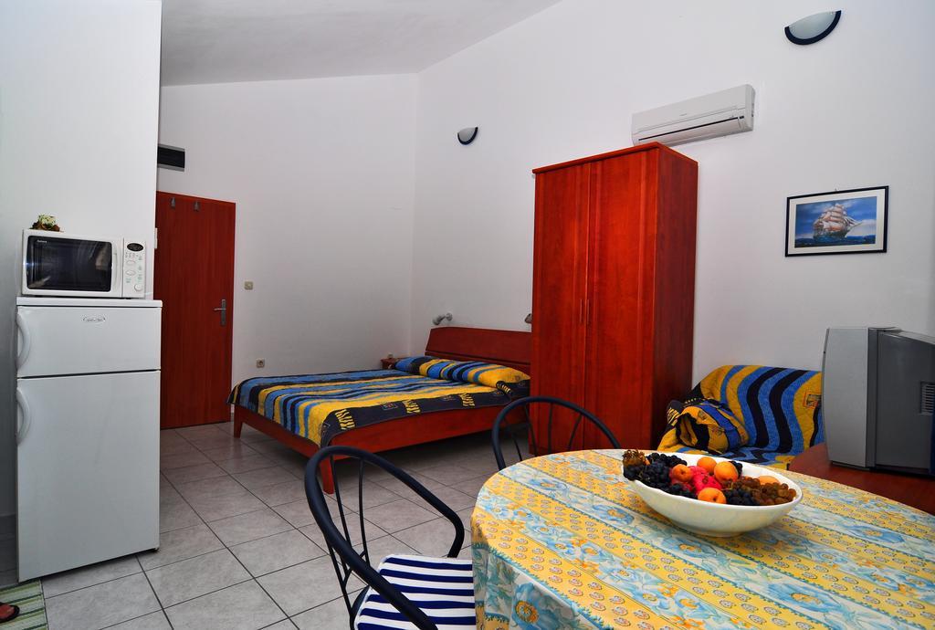 Apartments Livia Lastovo Exterior photo